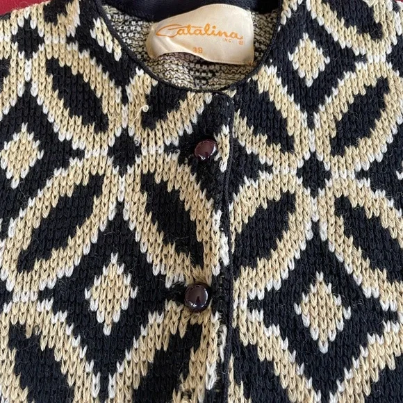 Vintage cardigan sweater. In great vintage condition. - Picture 3 of 6